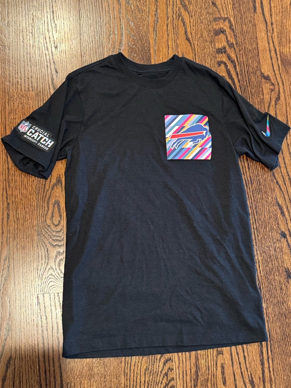 Men’s Nike Buffalo Bills Cure Cancer black tee shirt size small like new!